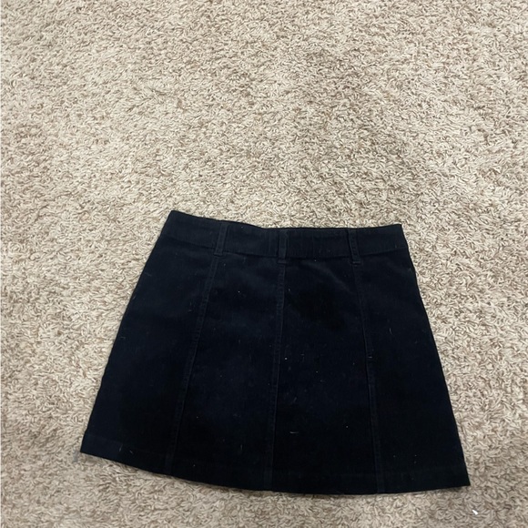 Forever 21 women’s size medium ribbed black mini skirt with button detail - Picture 3 of 3